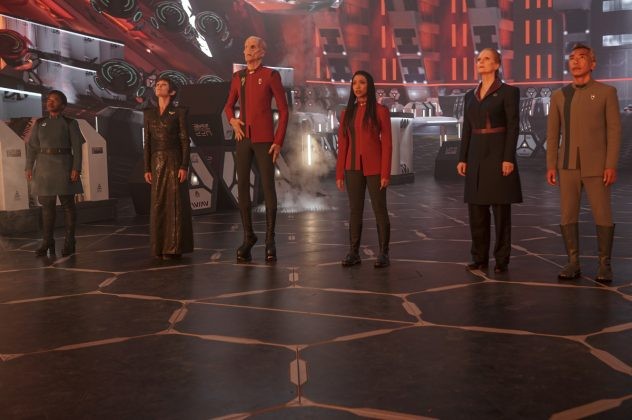 Les représentants de Starfleet au hangar
